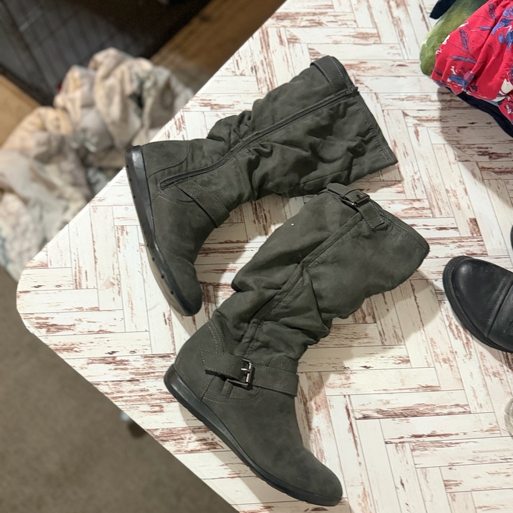 Stylish Women's Slate Grey Boots